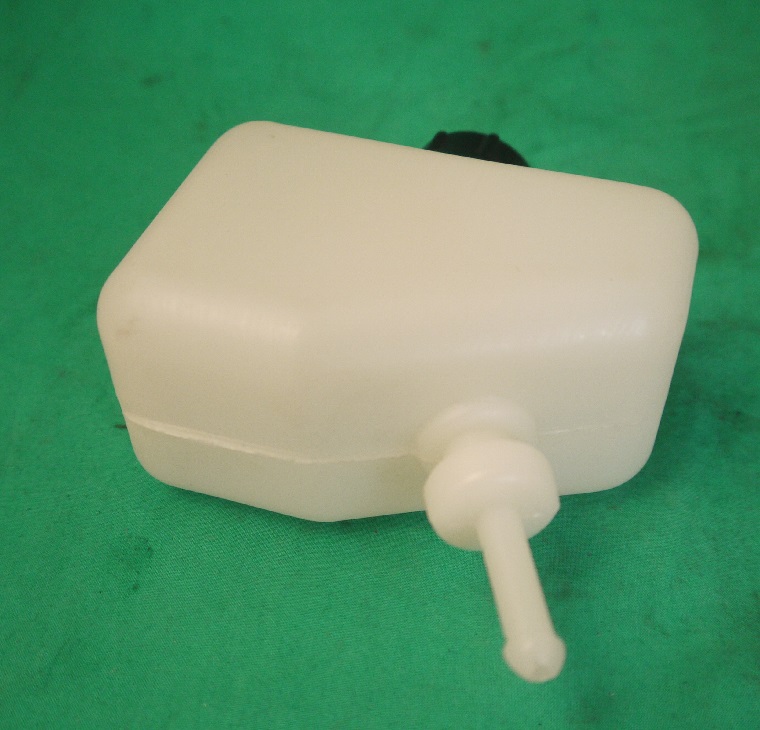 2x7x132_a_kl Bremsflüssigkeitsbehälter  124AS