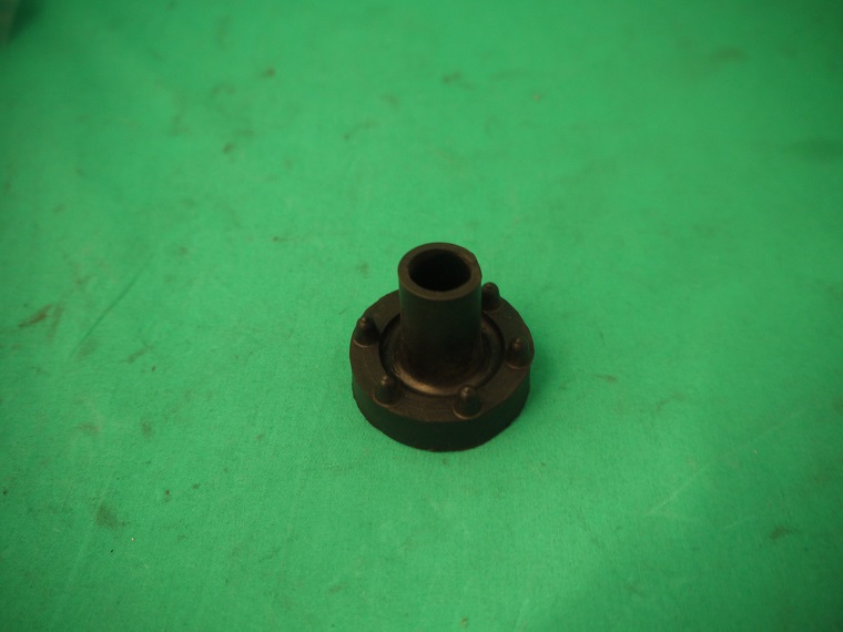 1000008105_kl Gummilager Getriebe und Motor oben 850