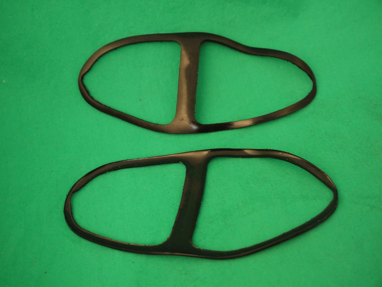 1x9x755_kl Satz Dichtgummi zu Rückleuchtenglas 57-62, 2-teilig