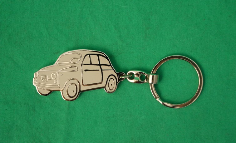 4x15x031_kl593802e43d4e1 Schlüsselanhänger Fiat 500 massiv