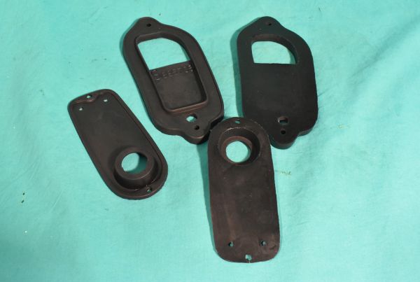 5x9x755_kl Satz(4tlg) Unterleggummi Rückliichts 600 1.Serie .