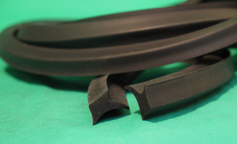 3x11x201_kl Türdichtung Polyesterfahrerhaus kpl.