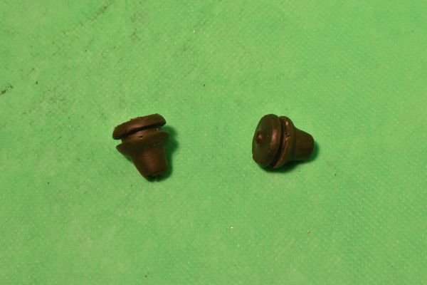 Durchführungstüllen für alte Rückleuchte Topolino