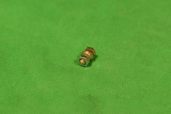 2x8x015_b_kl Klemmschraube f. Gaszug