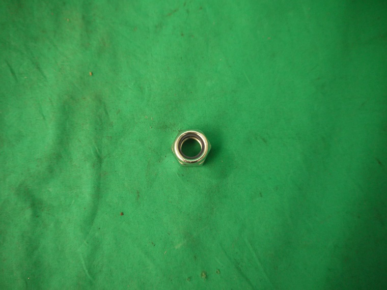 2x4x216_kl selbstsichernde Mutter M12x1,25