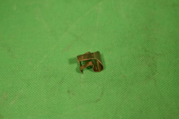 3000790118_kl Klammer für Bremsbelag 124 CS0/CS2 DS