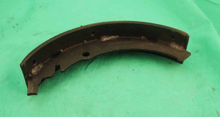 3x7x401_neu_v_kl Bremsbacke im Austausch