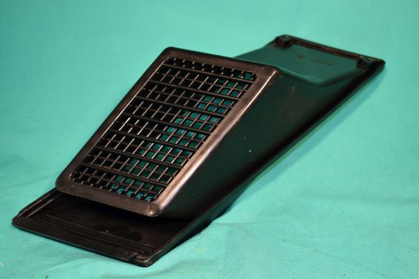 Xx11x425_a_kl Lufteinlaß Seitenteil links Fiat X1/9