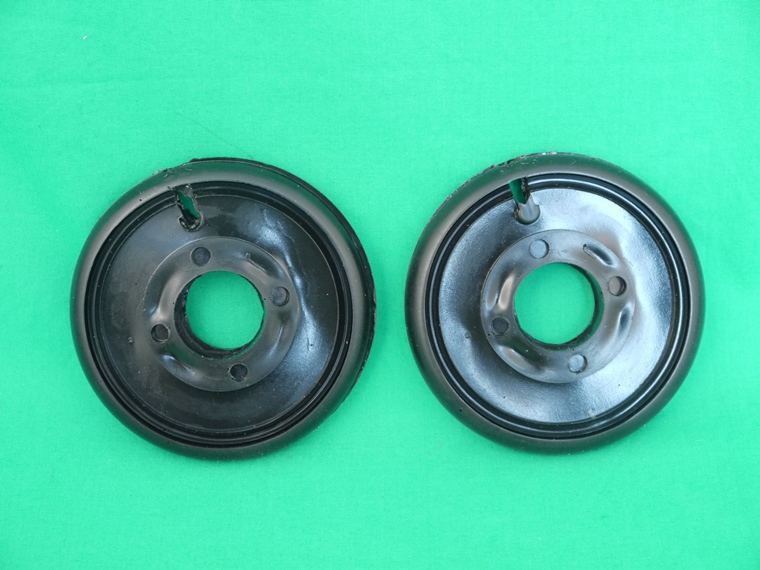 5012858621_a_kl Paar Unterleggummis CH Armee Bliker vorne