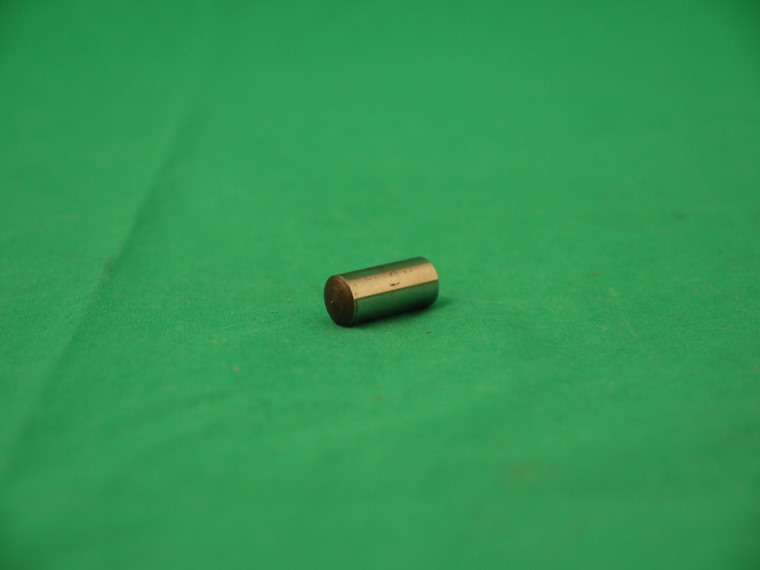 1x1x039_a_kl Zylinderstift zum Schwungrad 7mm
