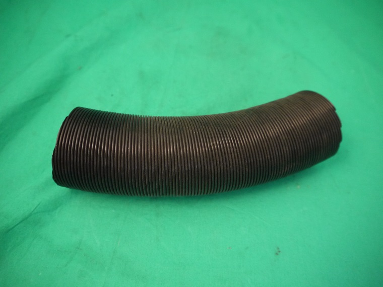 2x11x883_kl Warmluftschlauch vorne oben