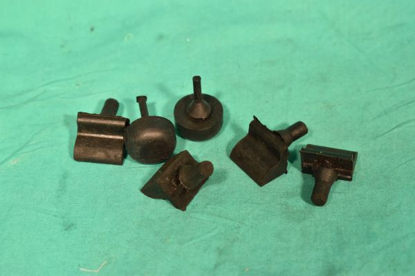 Satz Gummipuffer Motordeckel 1100 103 6 Stück