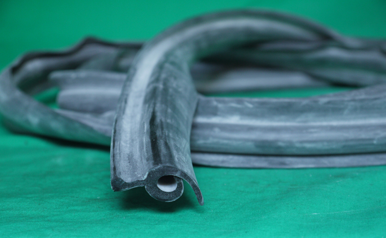 1x11x905_kl Motorraumabdeckung 2530mm lang