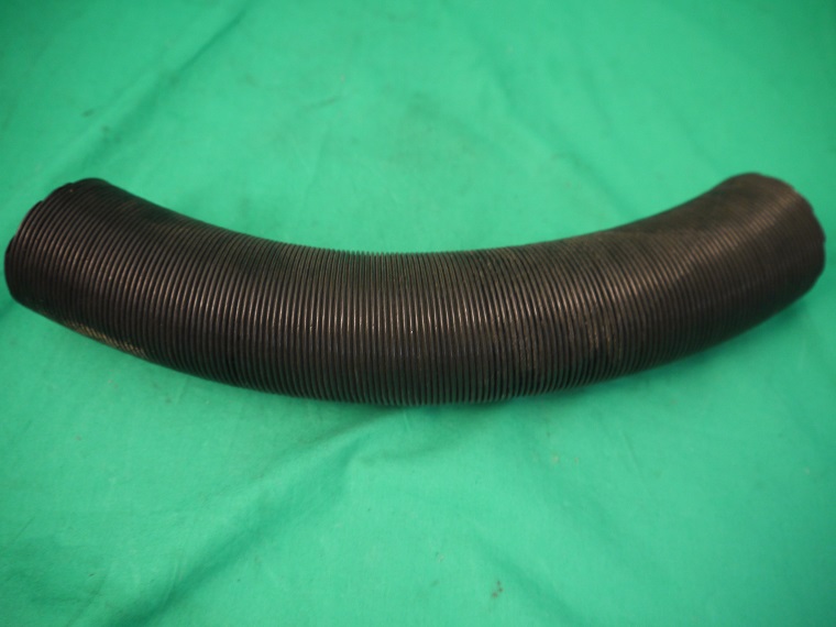 2x11x882_kl Warmluftschlauch vorne unten