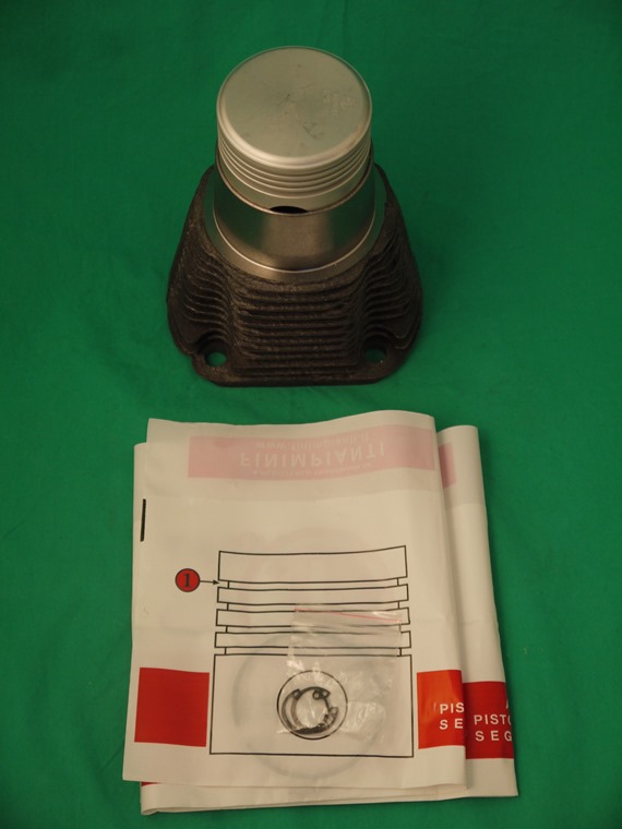 4x1x200_kl Zylinder mit Kolben Fiat 500 F