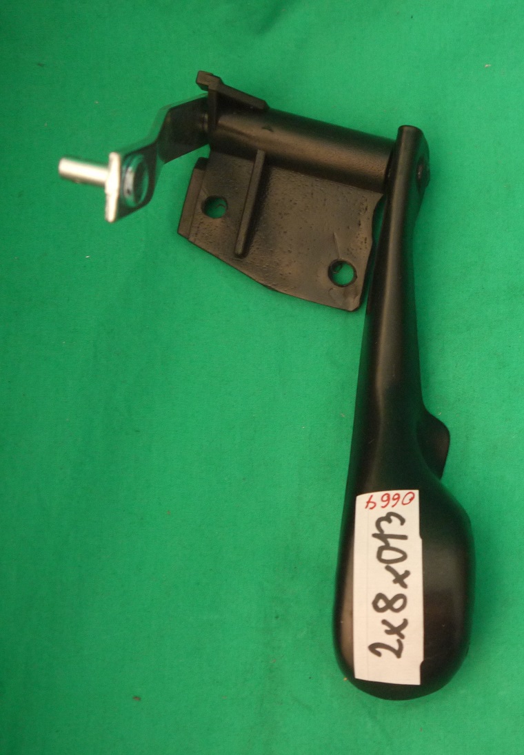 2x8x013_kl Gaspedal 500 F/L/R/126