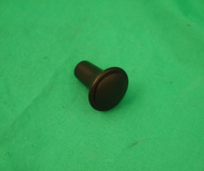 3x8x232_kl Chokerknopf schwarz M5